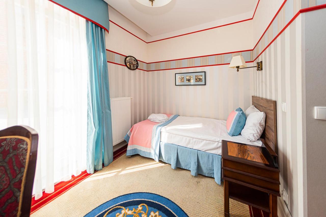 Hotel St. Bruno Гижицко Экстерьер фото
