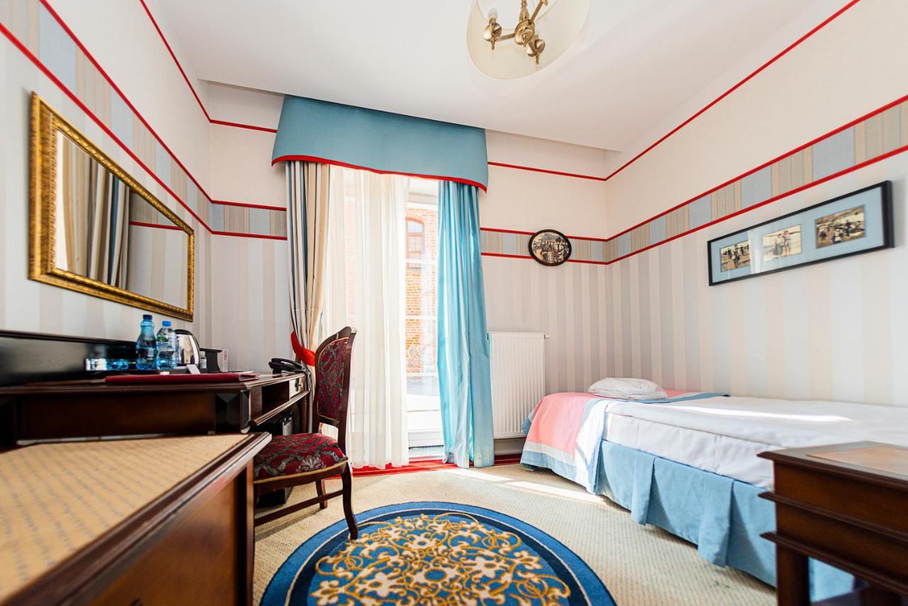 Hotel St. Bruno Гижицко Экстерьер фото