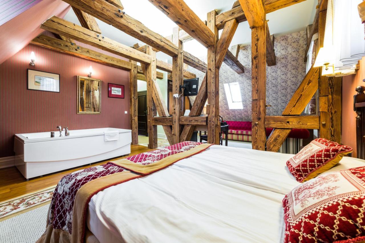 Hotel St. Bruno Гижицко Экстерьер фото