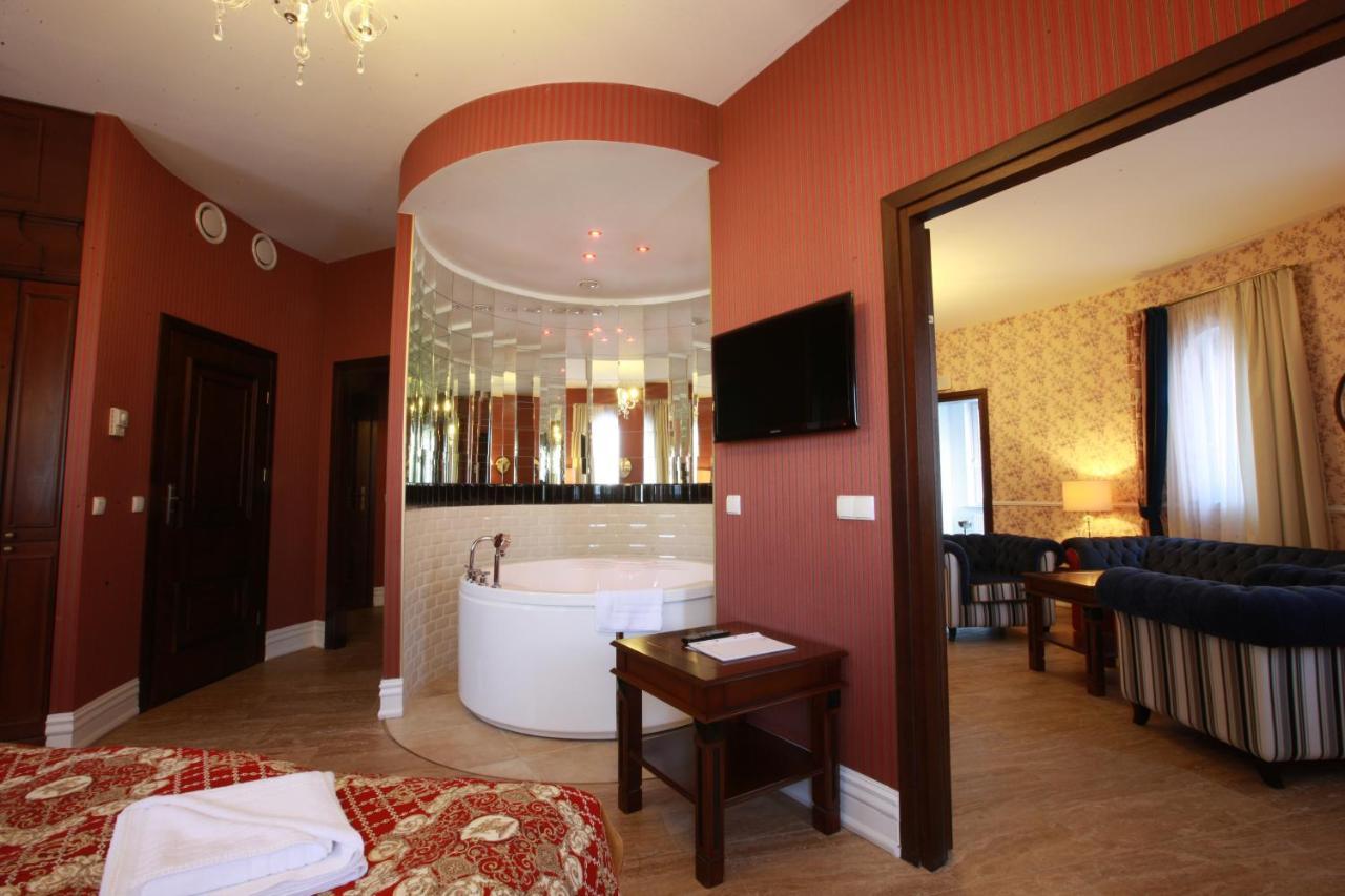 Hotel St. Bruno Гижицко Экстерьер фото