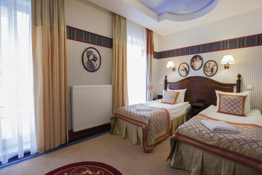 Hotel St. Bruno Гижицко Экстерьер фото