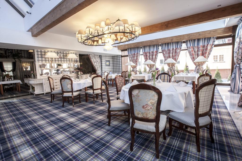 Hotel St. Bruno Гижицко Экстерьер фото