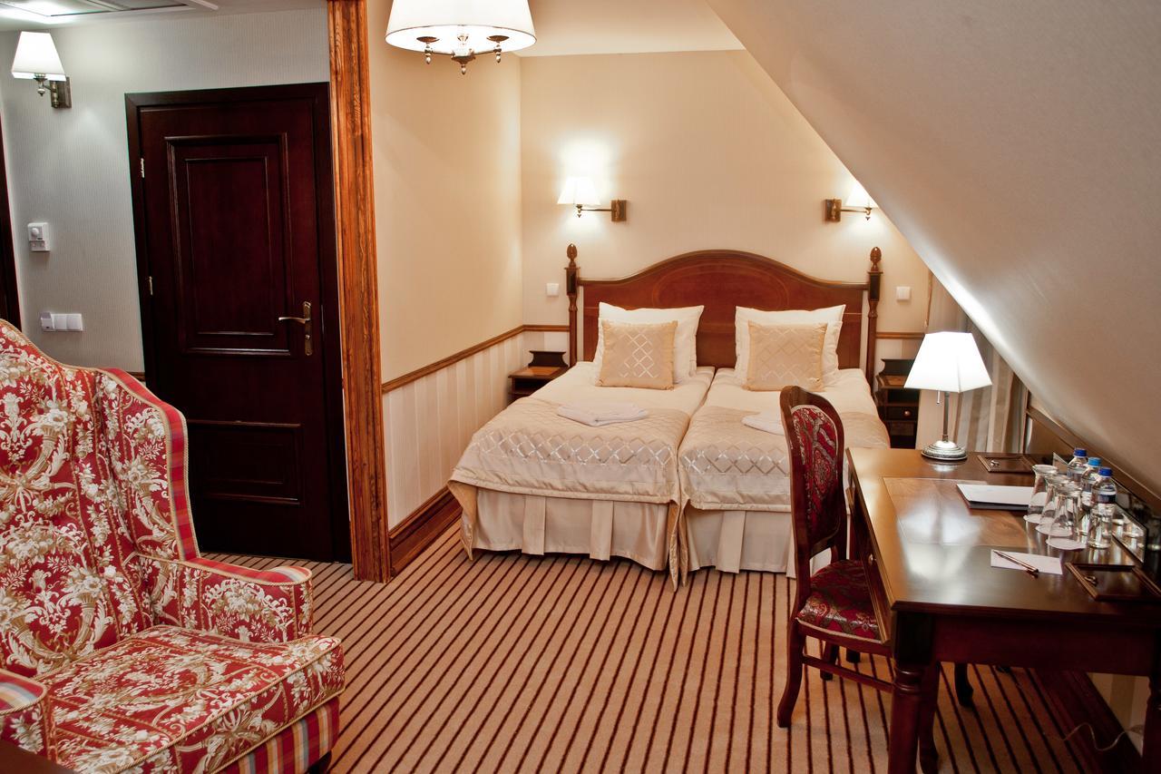 Hotel St. Bruno Гижицко Экстерьер фото