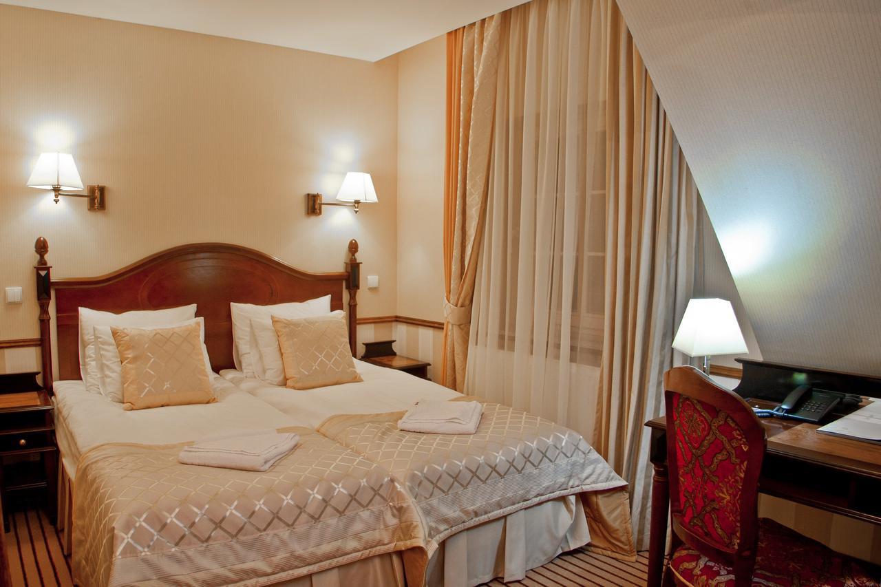 Hotel St. Bruno Гижицко Экстерьер фото